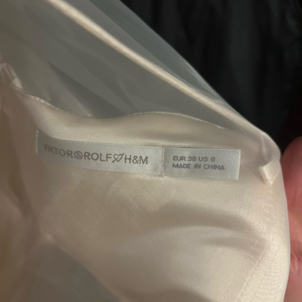 VIKTOR & ROLF Wedding Dress 🤍 - Picture 6 of 6